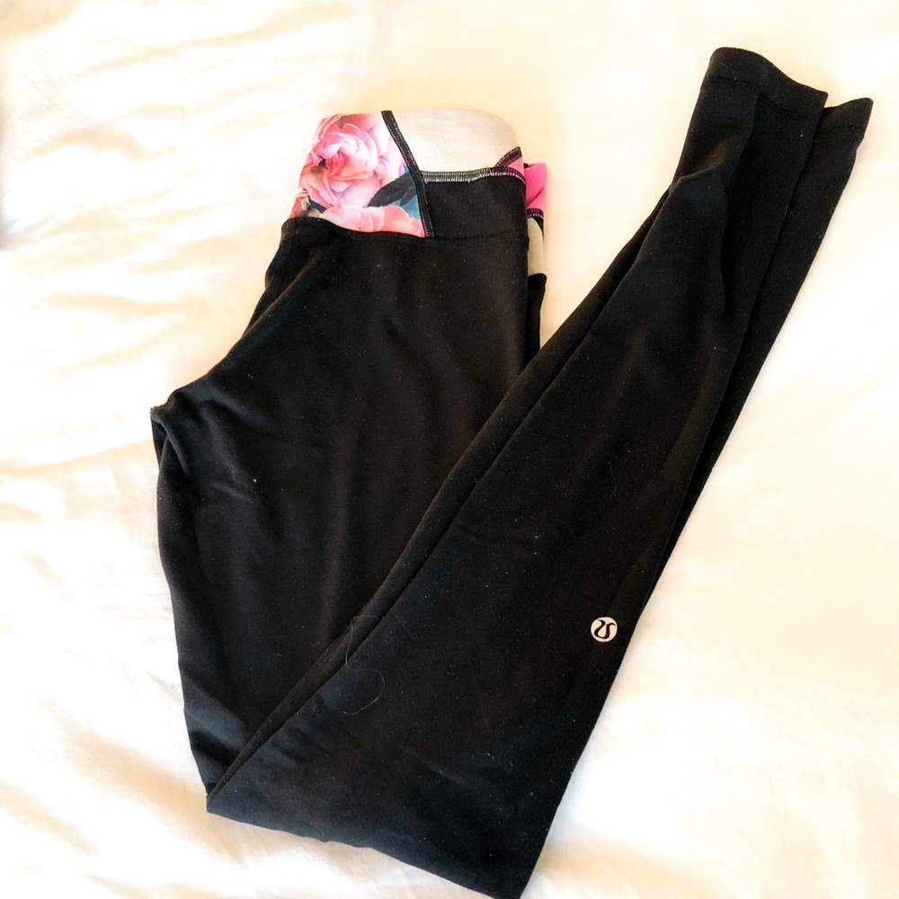 Lululemon reversible leggings.